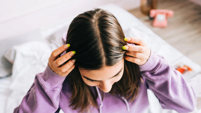 How to Naturally Get rid of Dry Scalp and Dandruff? – 6 Easy Ways